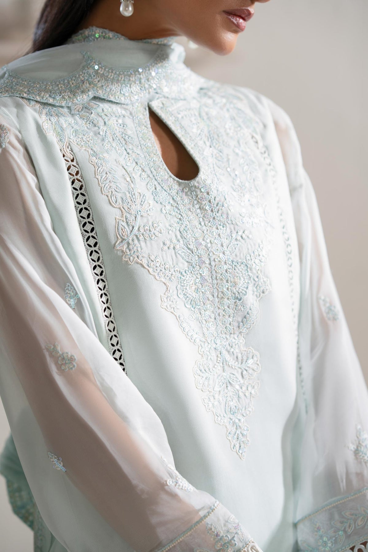 Akbar Aslam Parizah dupatta border detail