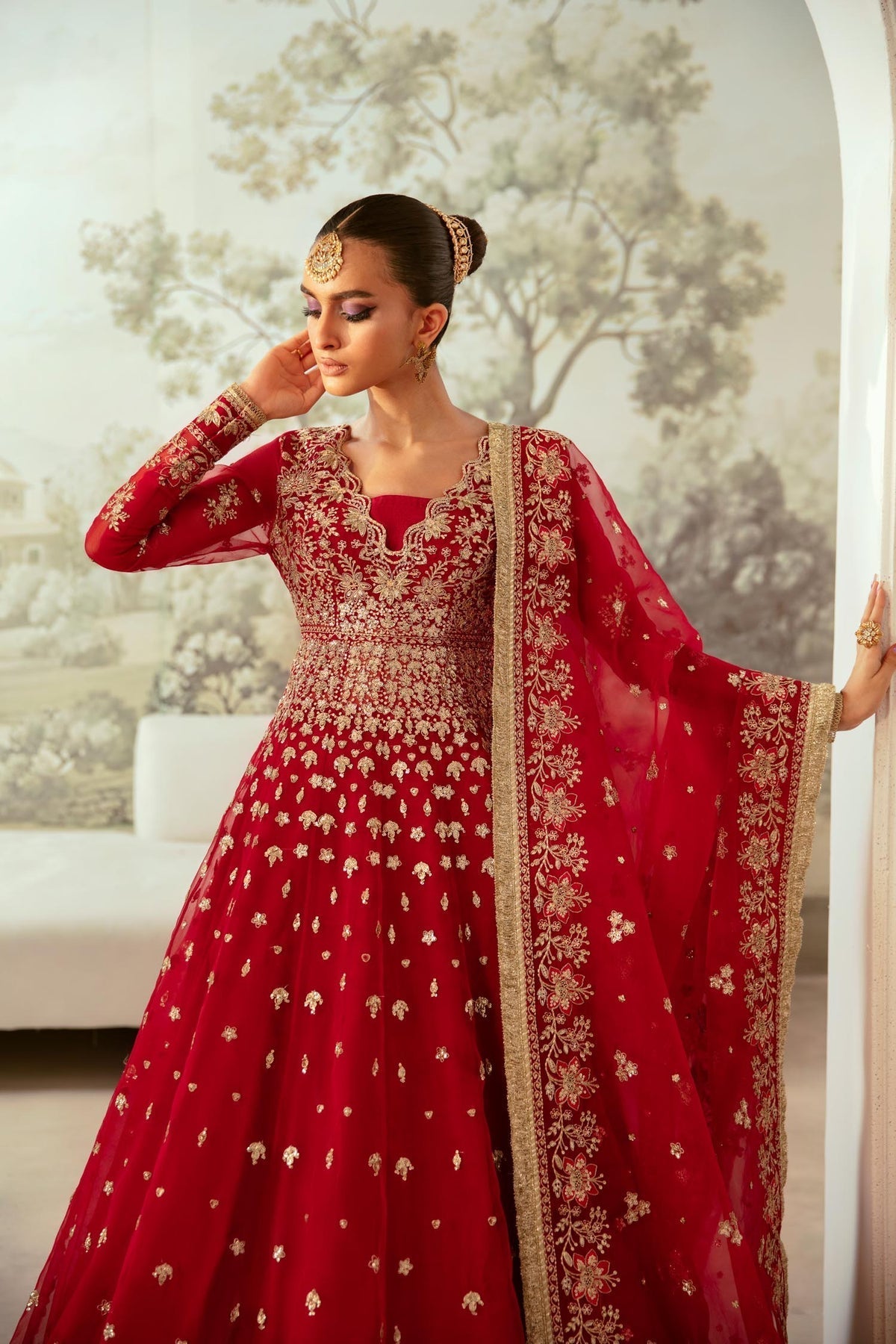 Akbar Aslam Sangre back view