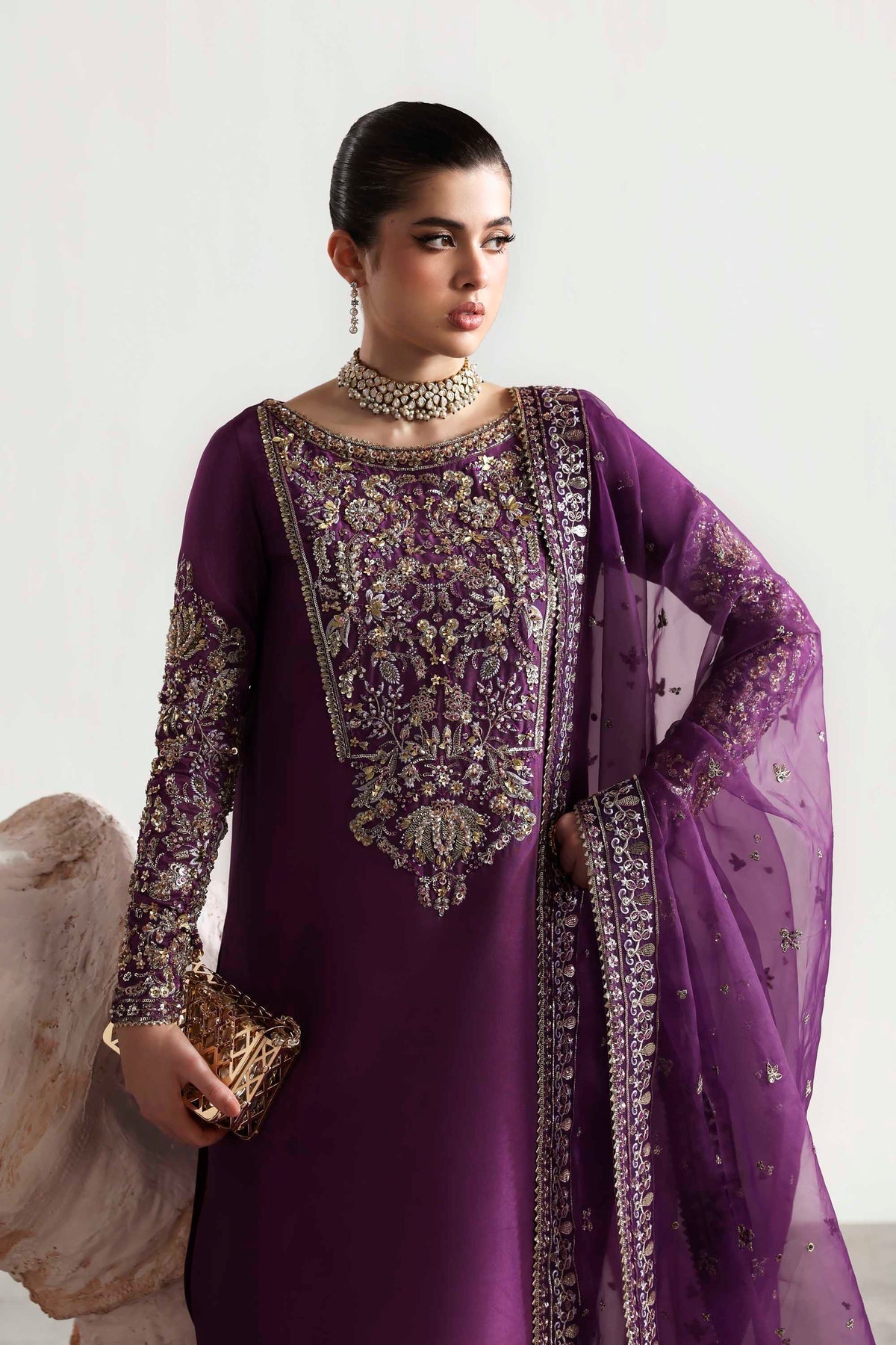 Akbar Aslam Lapis dupatta border detail