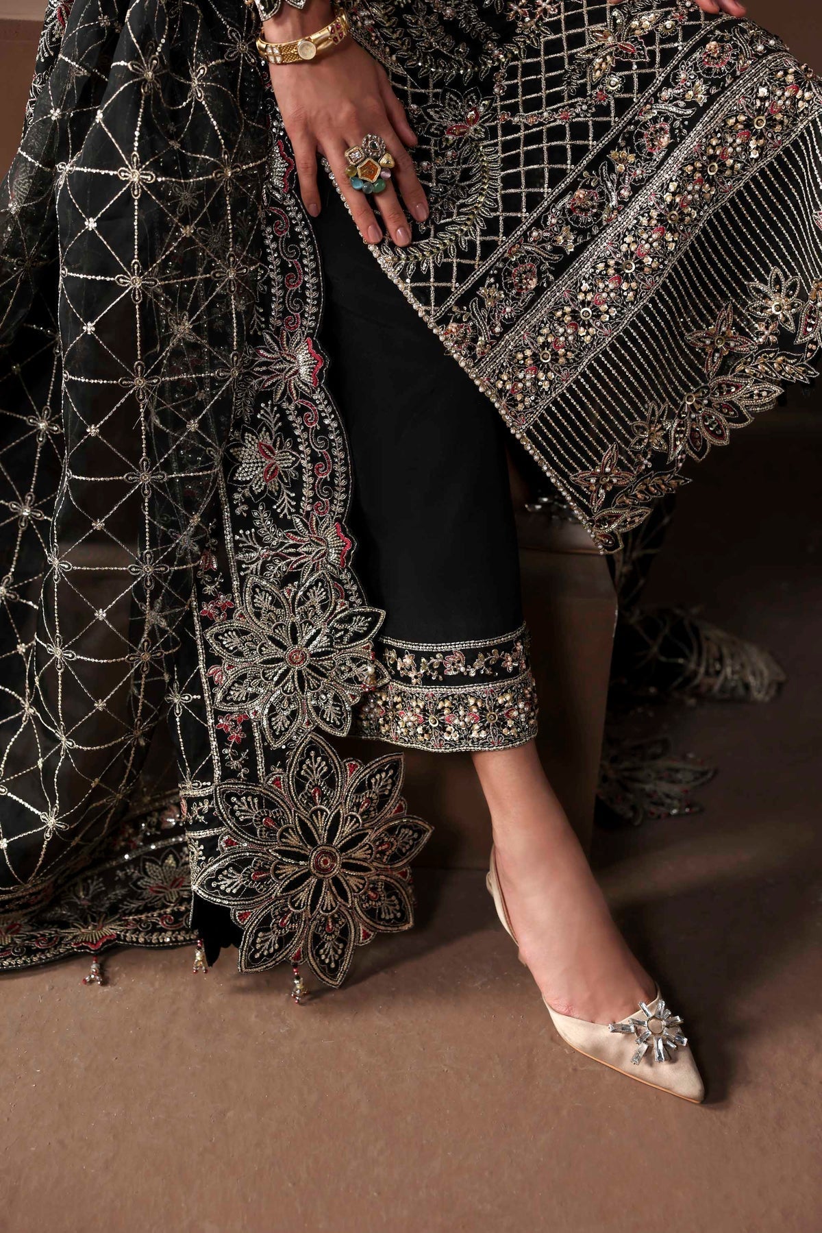 Akbar Aslam Noir additional view