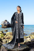 Model wearing Akbar Aslam Syara lawn shirt & trousers