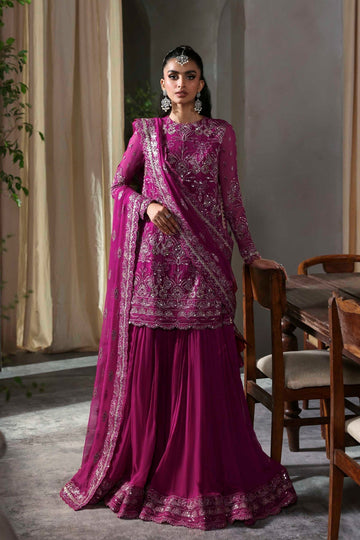 Model wearing Akbar Aslam Mehzar shirt & gharara with dupatta