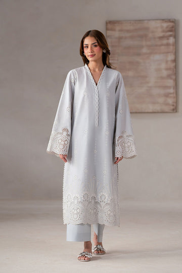 Model wearing Akbar Aslam Aithra long shirt & trousers