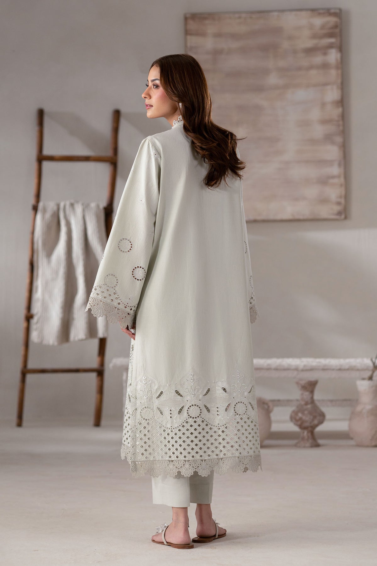 Akbar Aslam Eyla embroidered neckline detail
