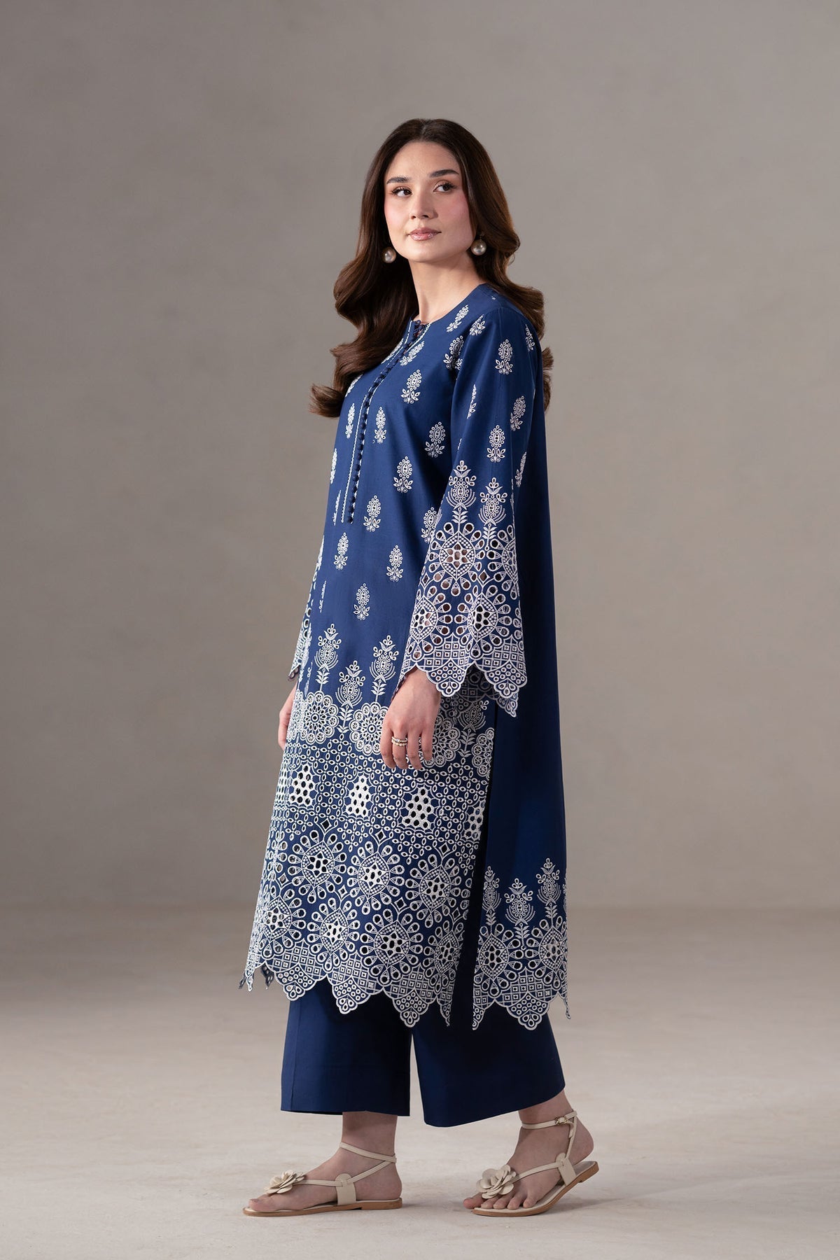 Akbar Aslam Ovria lehenga, sharara or trouser detail