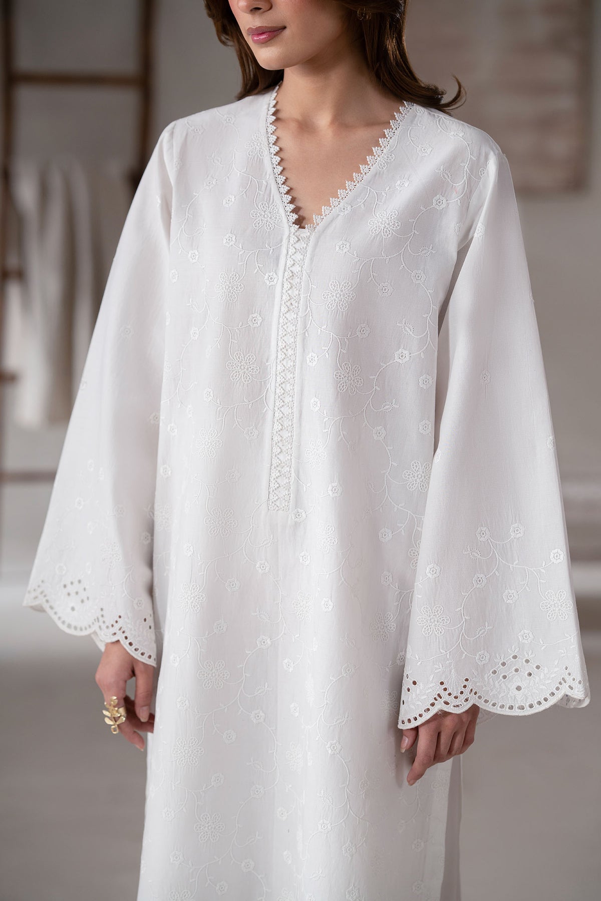 Akbar Aslam Solace dupatta border detail