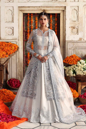 Model wearing Akbar Aslam Safina blouse & lehenga with dupatta