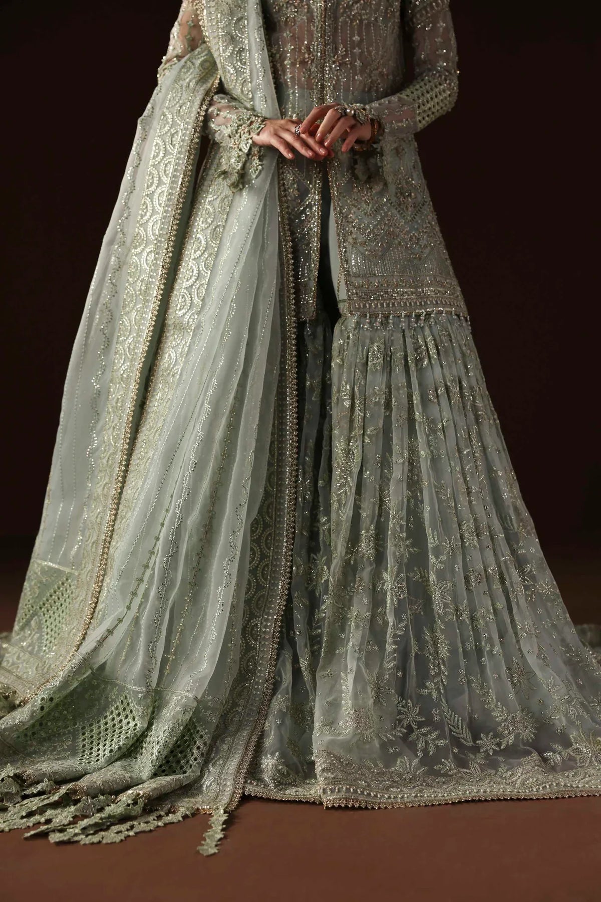 Akbar Aslam Muse dupatta border detail