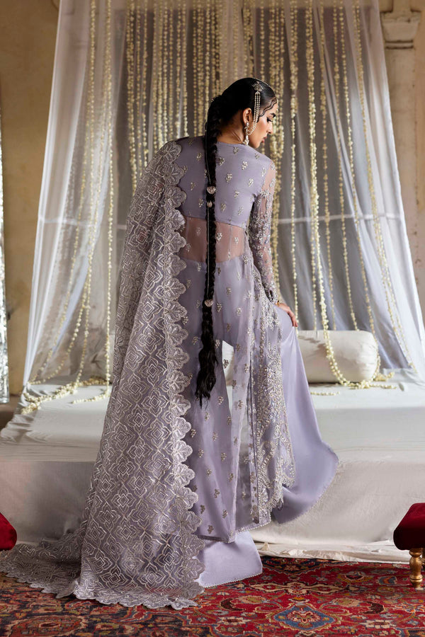 Akbar Aslam Yashm embroidered neckline detail