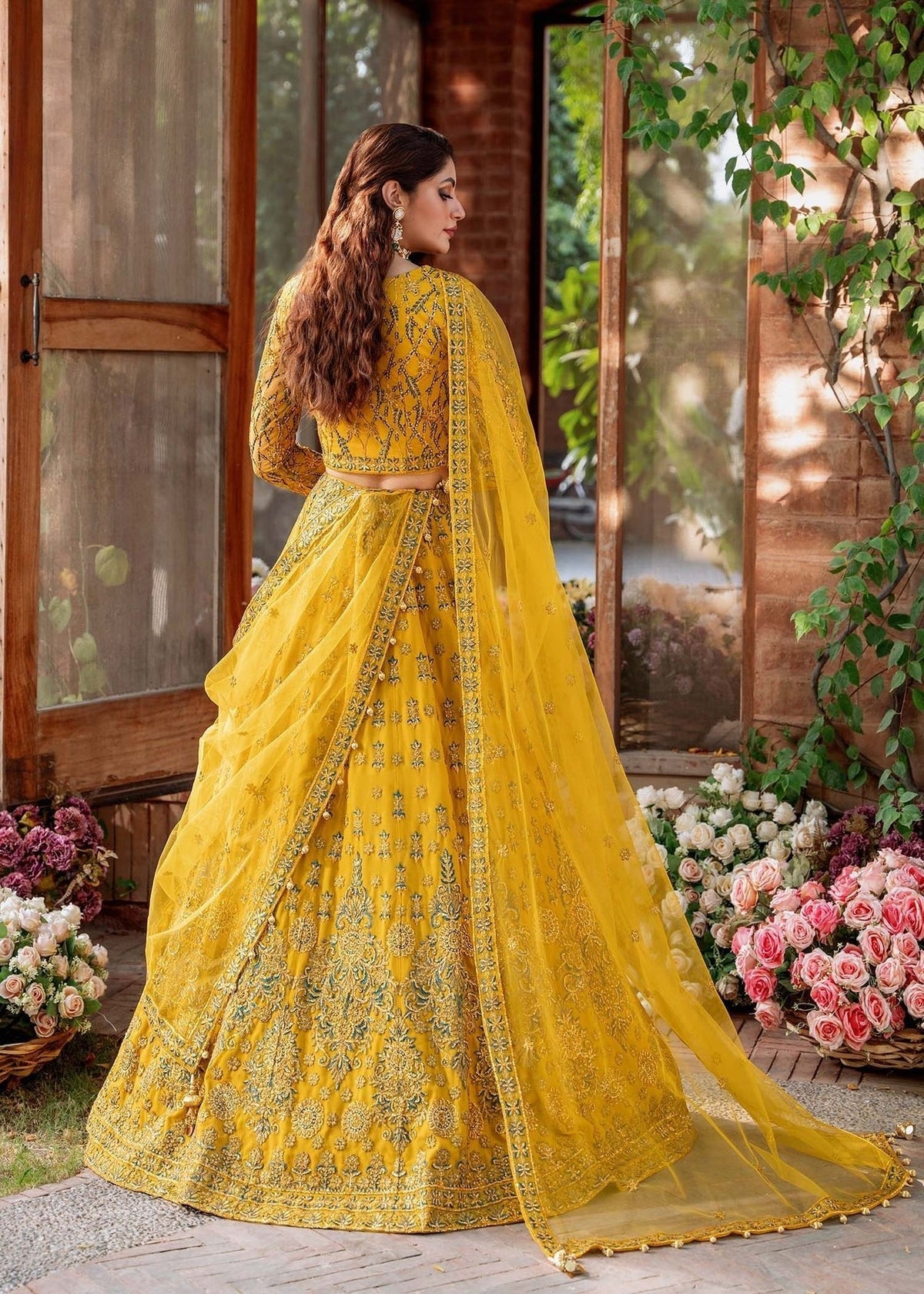 Akbar Aslam SHEHERNAZ dupatta border detail