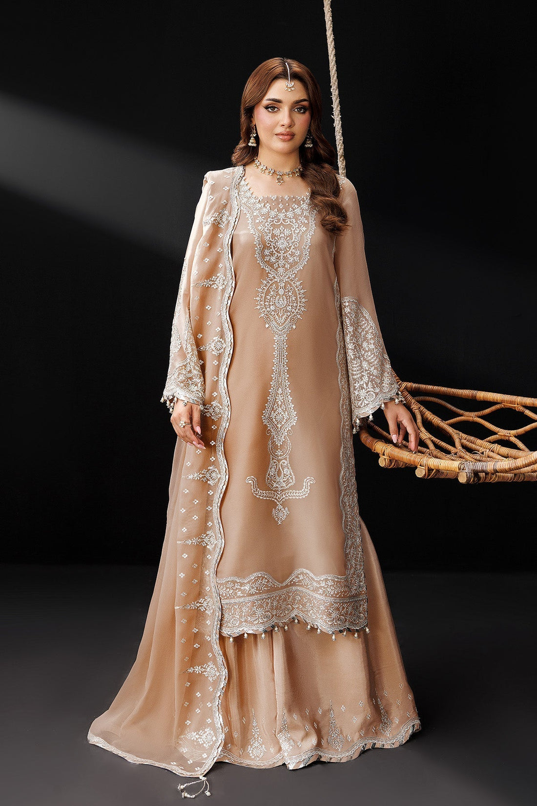 Alizeh | Dua Formals 26 | AF-DUA-3031-Gilded Lace - House Of Hania