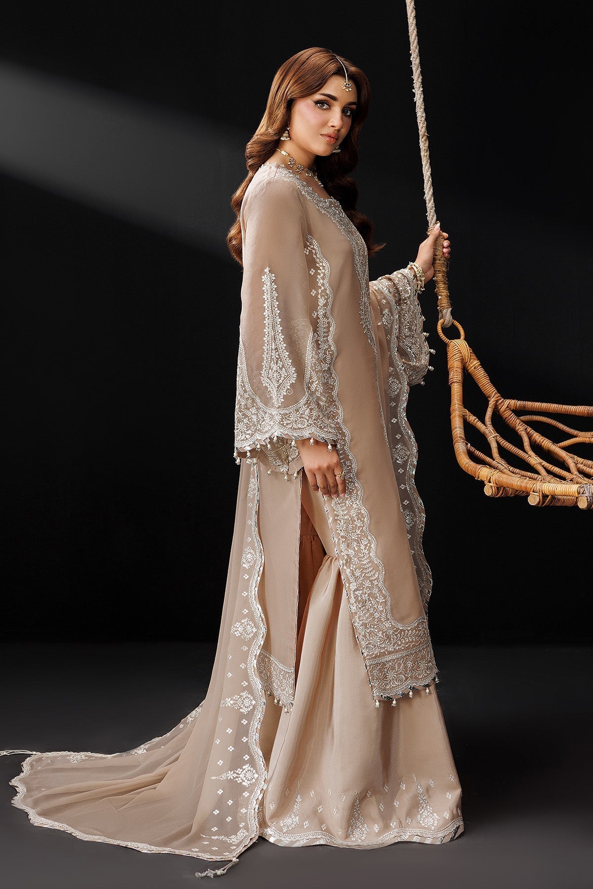 Alizeh | Dua Formals 26 | AF-DUA-3031-Gilded Lace - House Of Hania