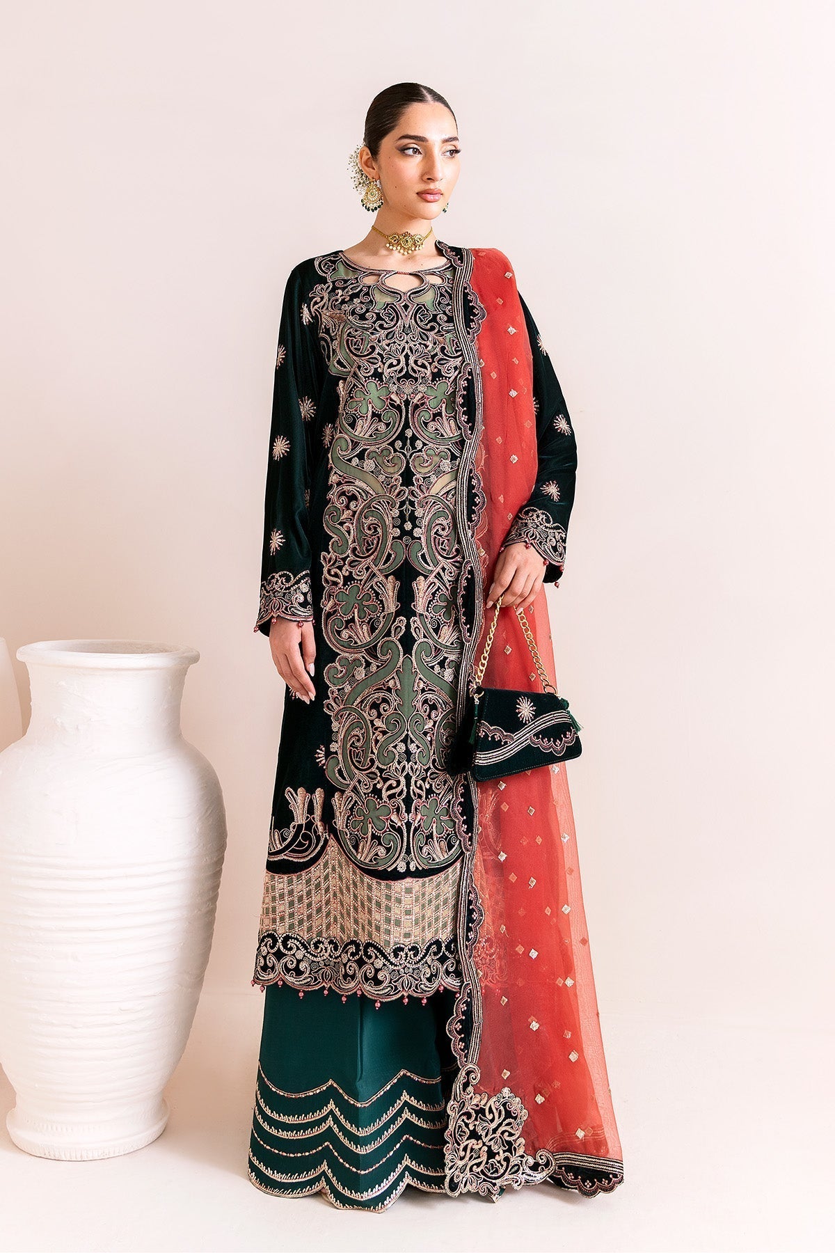 Alizeh | Makhmal Luxury Velvet Edit | Kiswa - House Of Hania