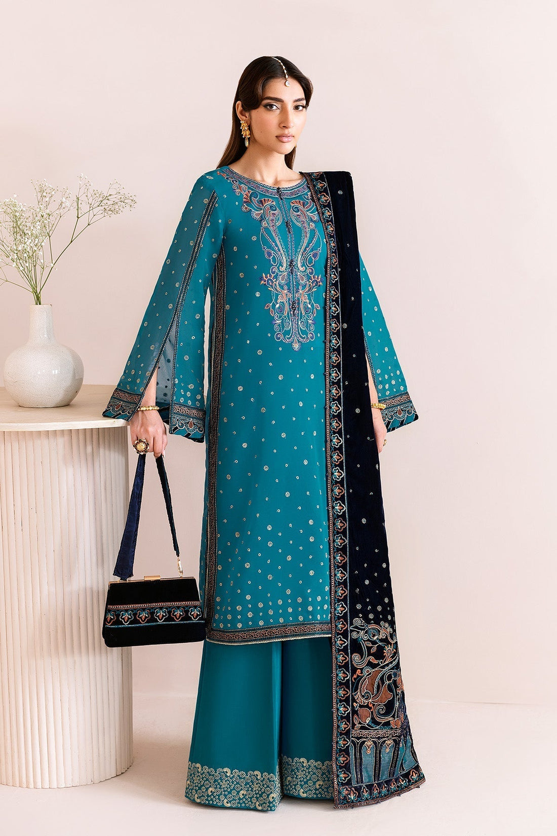 Alizeh | Makhmal Luxury Velvet Edit | Nelofer - House Of Hania