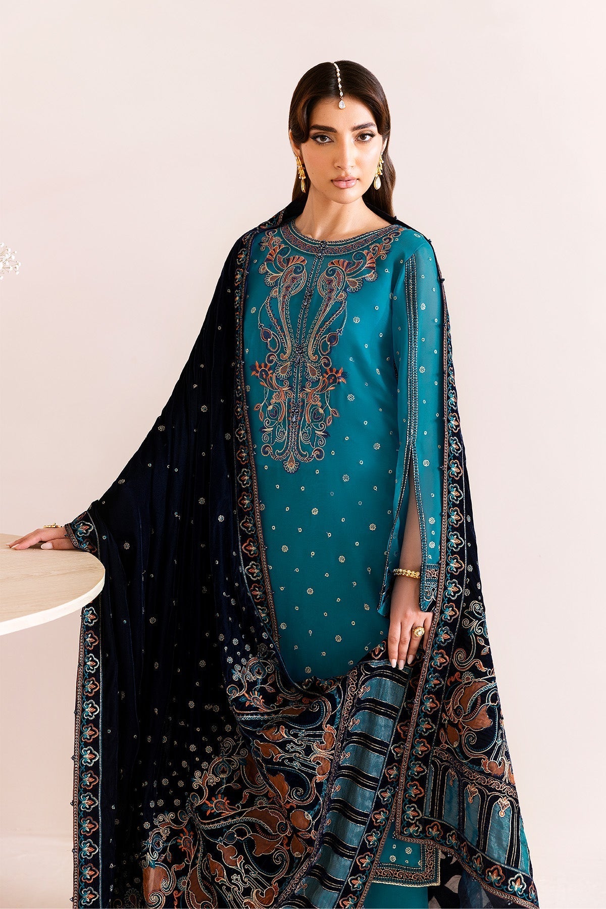 Alizeh | Makhmal Luxury Velvet Edit | Nelofer - House Of Hania