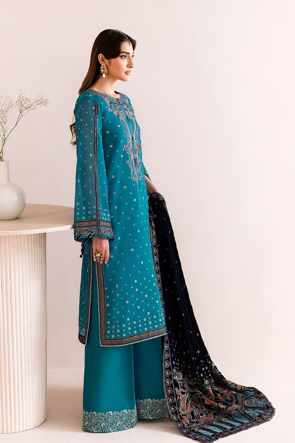 Alizeh | Makhmal Luxury Velvet Edit | Nelofer - House Of Hania
