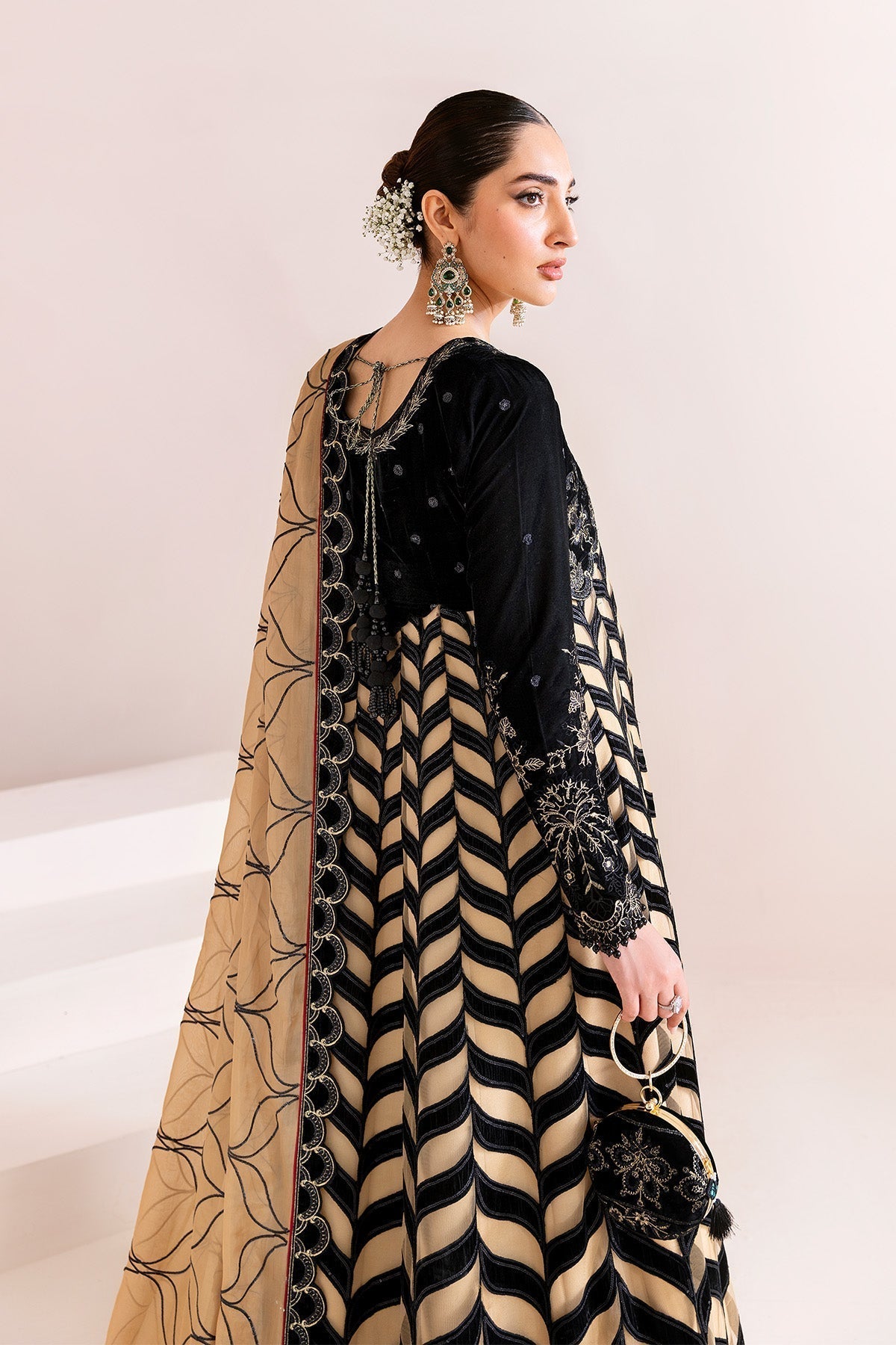 Alizeh | Makhmal Luxury Velvet Edit | Noor Jahan - House Of Hania