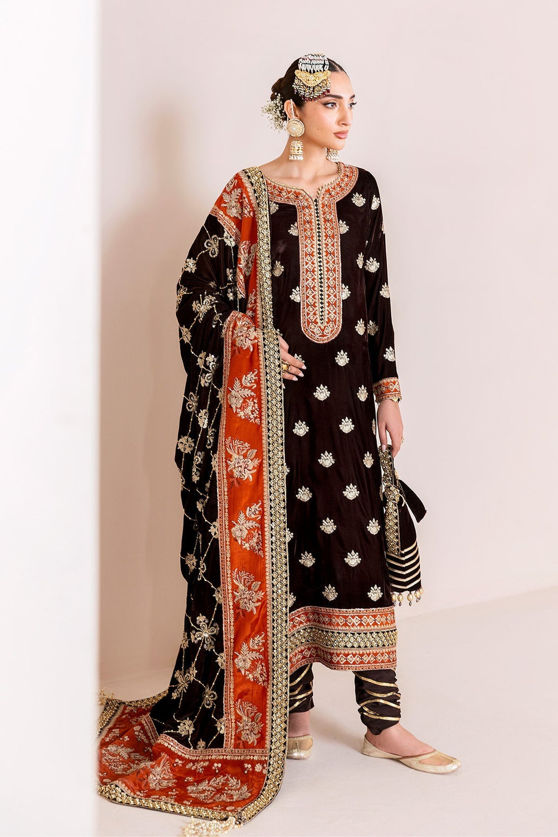 Alizeh | Makhmal Luxury Velvet Edit |Sabaat - House Of Hania