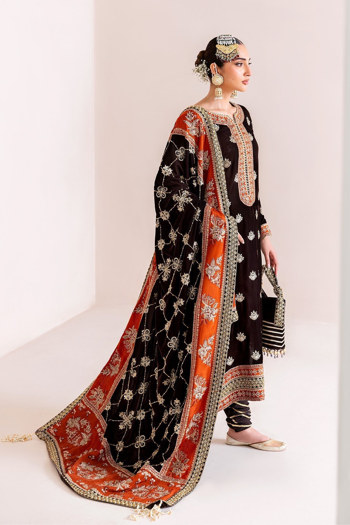 Alizeh | Makhmal Luxury Velvet Edit |Sabaat - House Of Hania