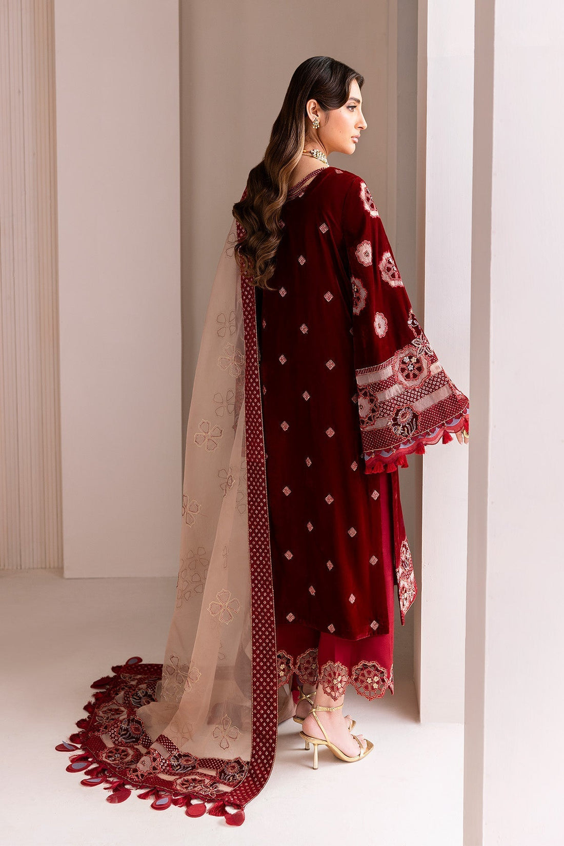 Alizeh | Makhmal Luxury Velvet Edit | Velzari - House Of Hania