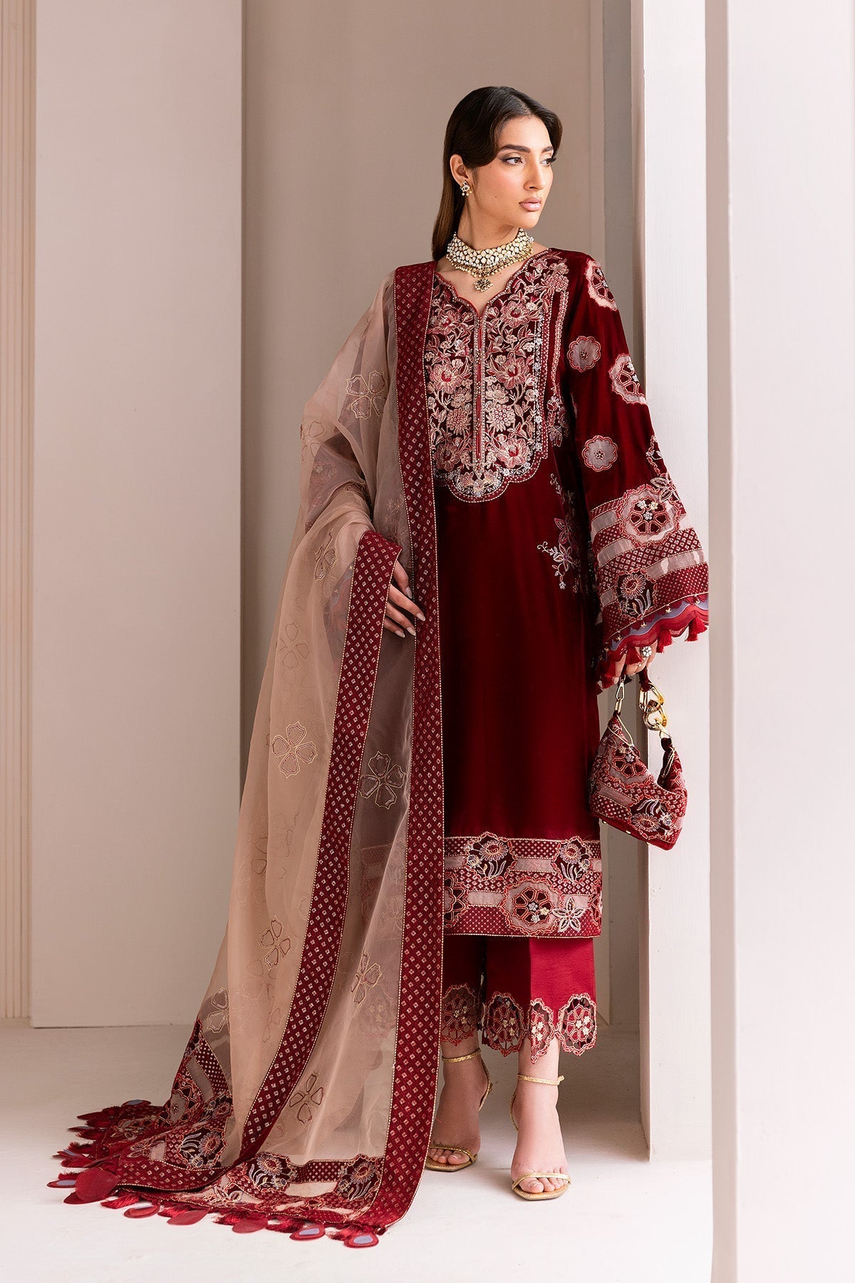 Alizeh | Makhmal Luxury Velvet Edit | Velzari - House Of Hania