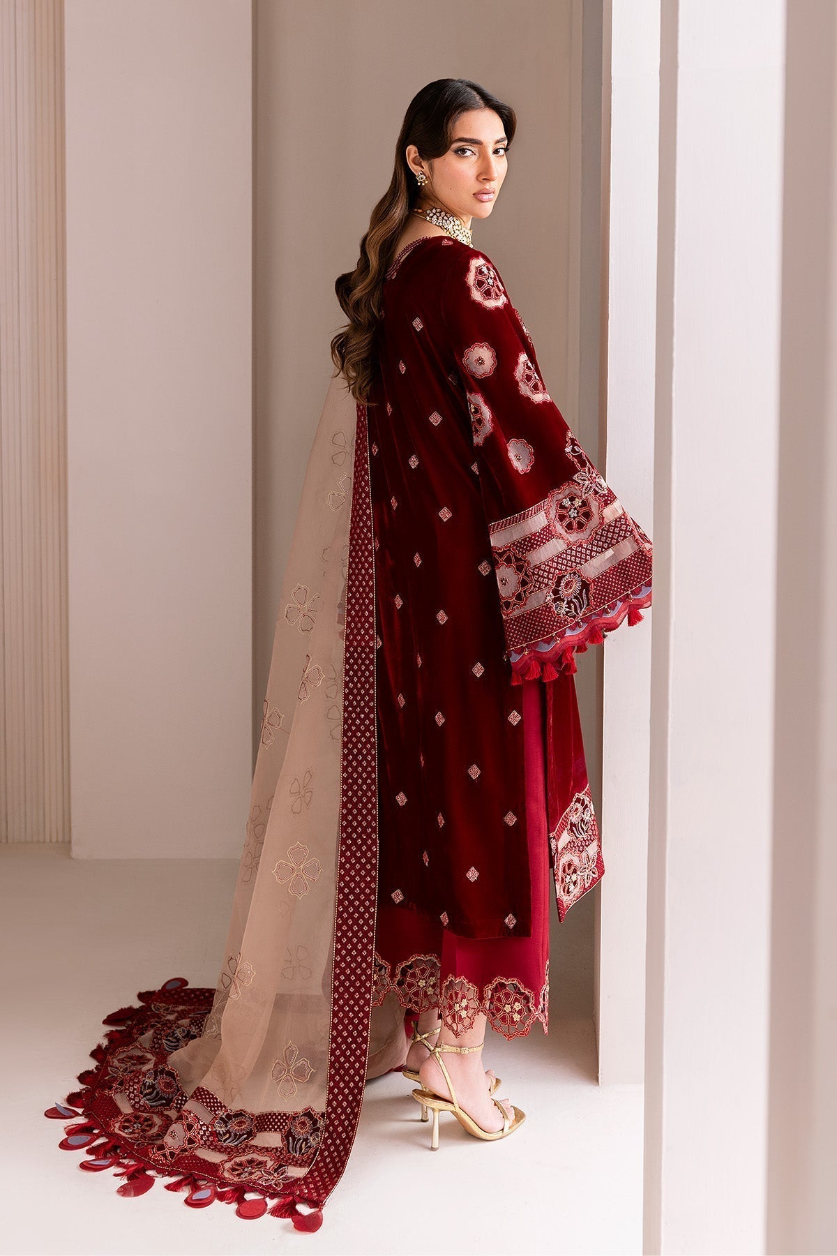 Alizeh | Makhmal Luxury Velvet Edit | Velzari - House Of Hania