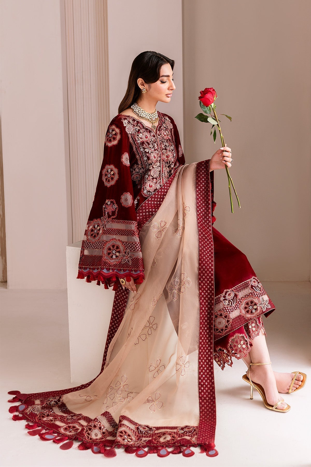 Alizeh | Makhmal Luxury Velvet Edit | Velzari - House Of Hania