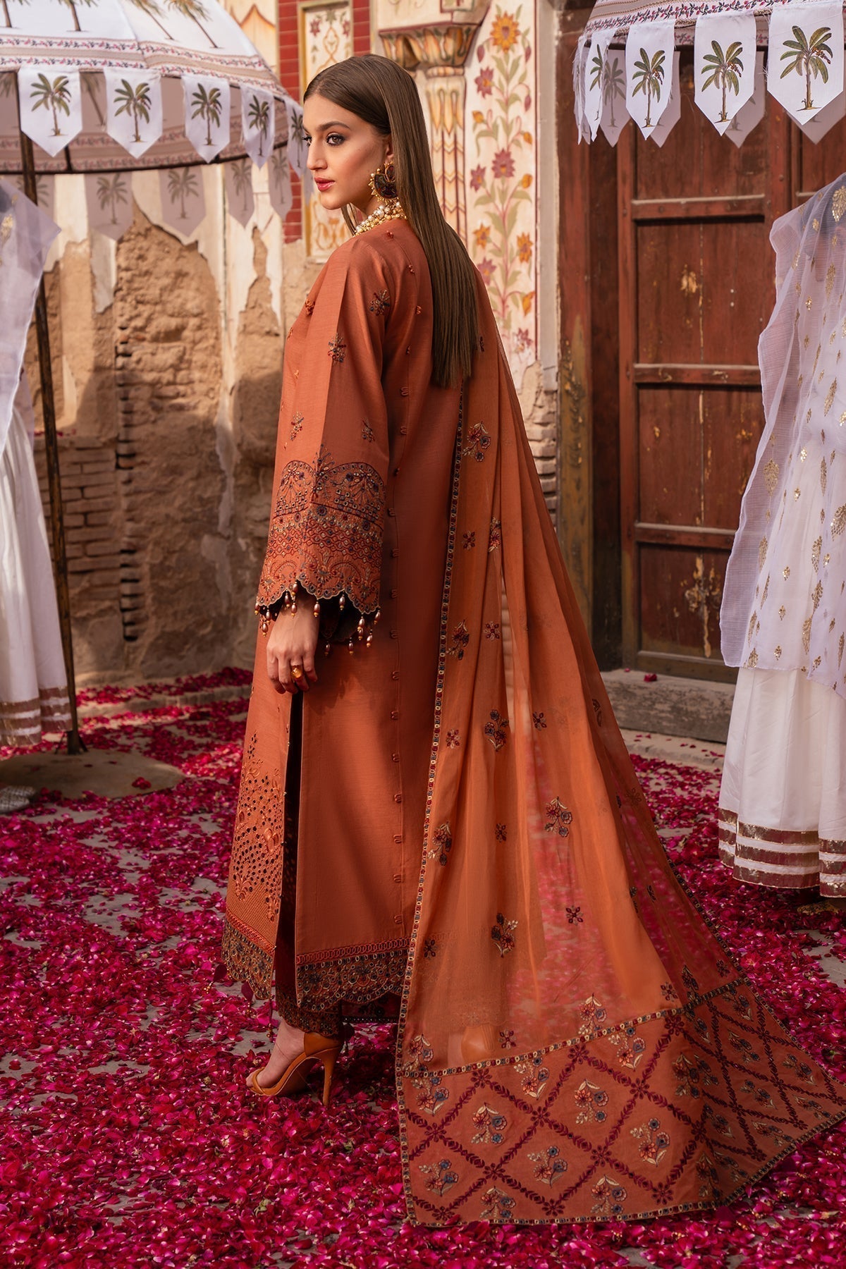 Alizeh | Rawayat Luxury Lawn 24 | Manat - House Of Hania