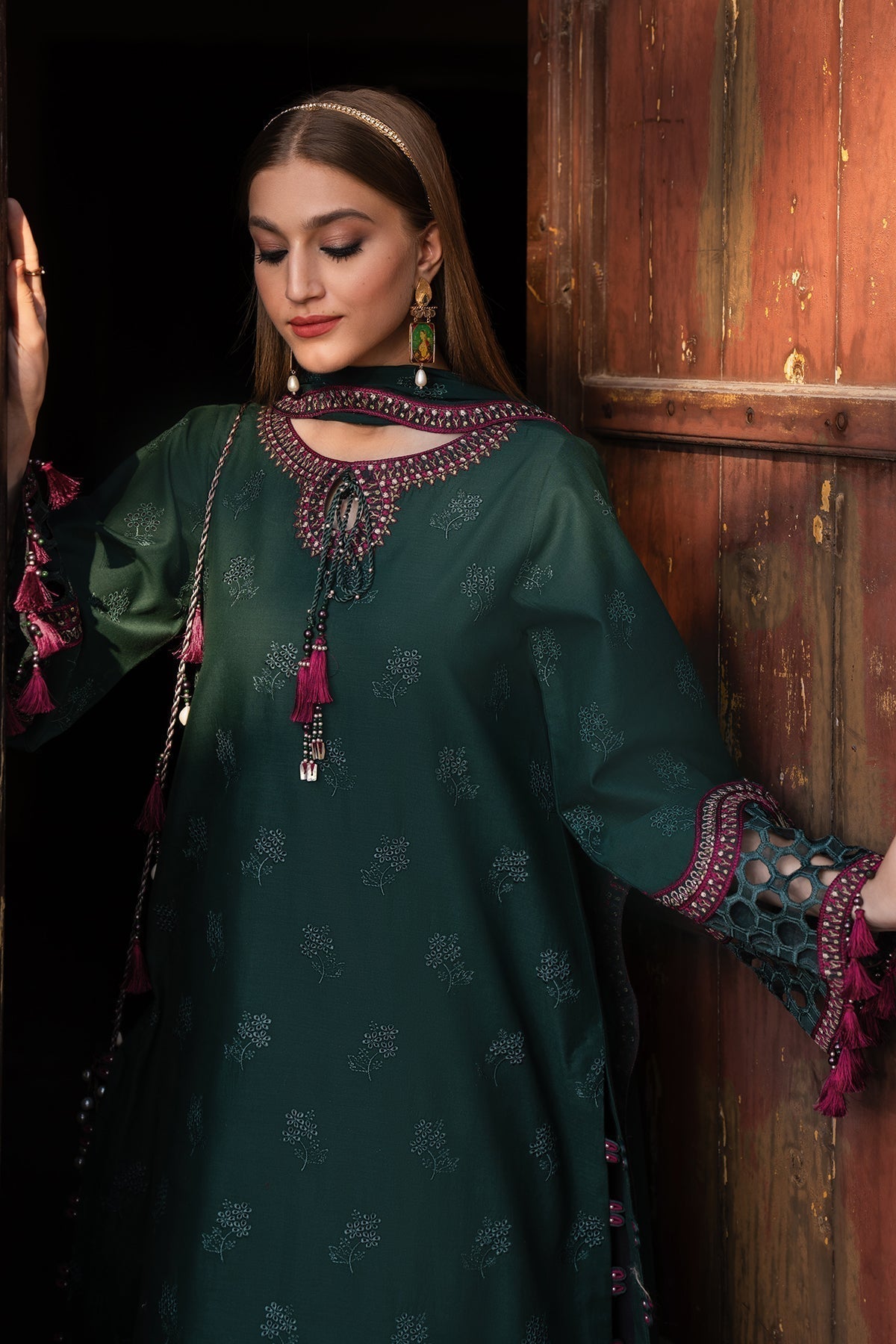 Alizeh | Rawayat Luxury Lawn 24 | Nafisa - House Of Hania