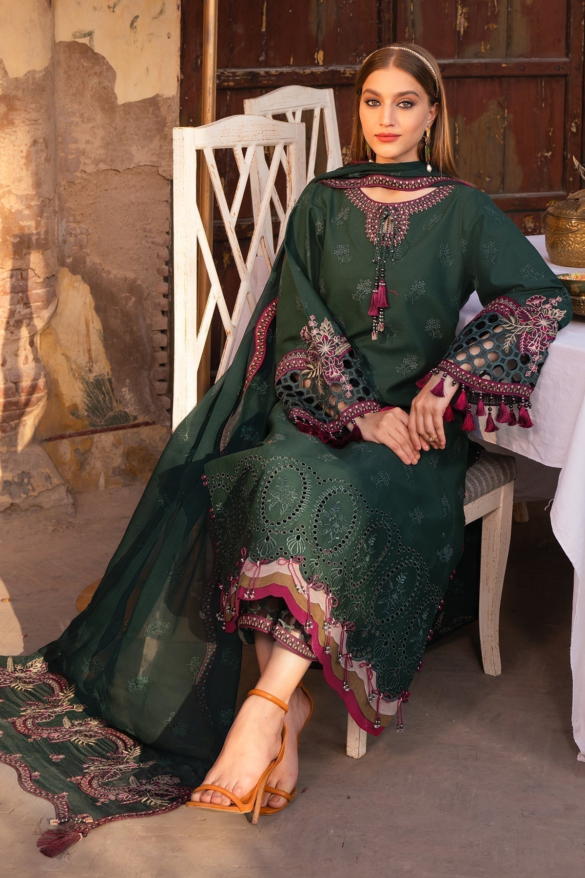 Alizeh | Rawayat Luxury Lawn 24 | Nafisa - House Of Hania