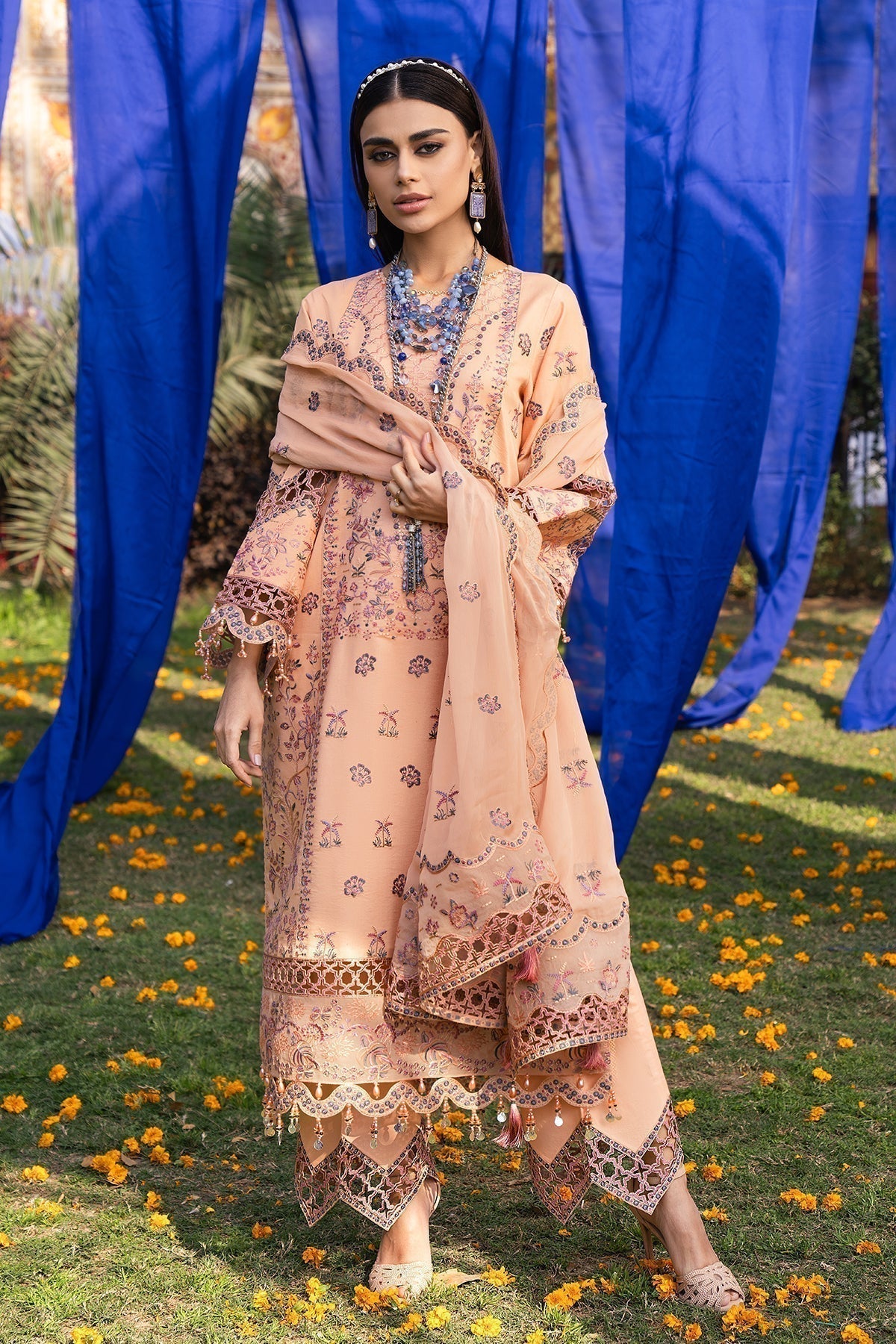 Alizeh | Rawayat Luxury Lawn 24 | Nazmin - House Of Hania