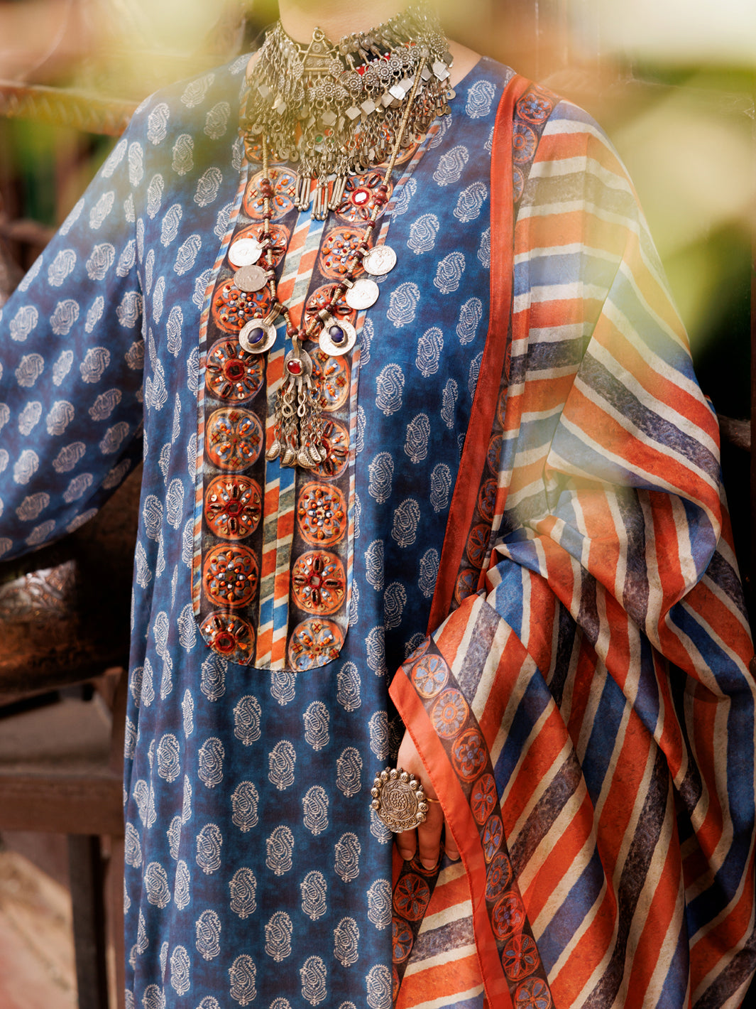 Almirah | Lok Wirsa Signature Collection | ALP-3PS-1956A - House Of Hania
