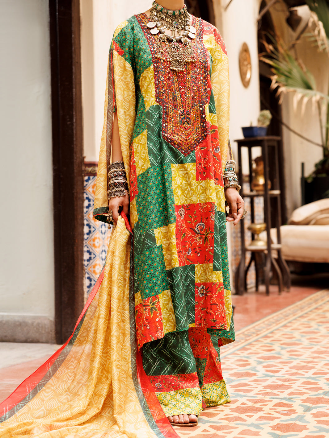 Almirah | Lok Wirsa Signature Collection | ALP-3PS-1957A - House Of Hania