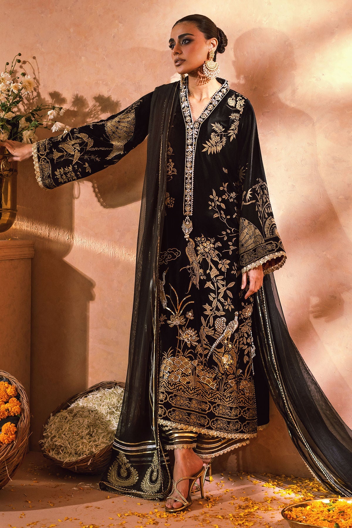 Annus Abrar | Mirha Winter Velour | Bareeza (Shirt, Pants and Dupatta) - House Of Hania