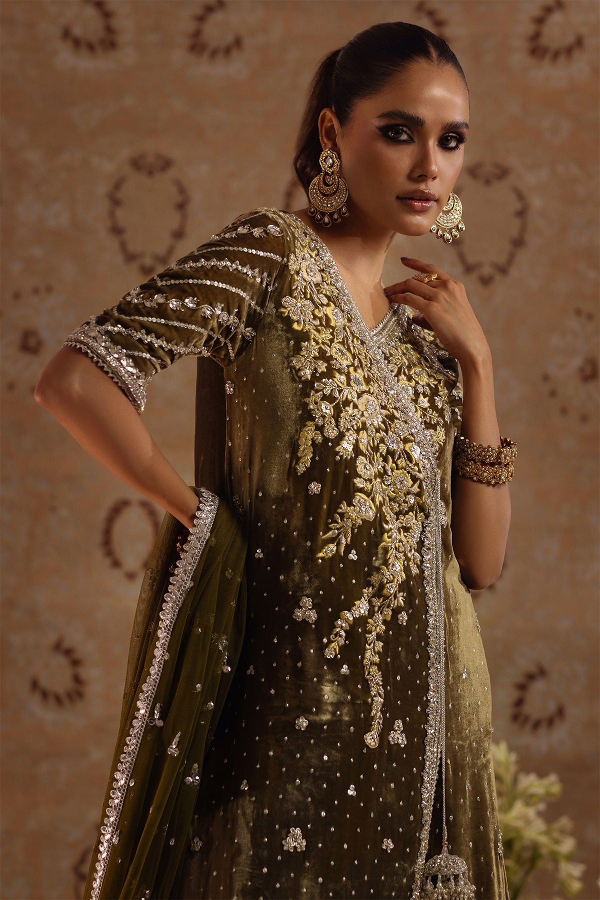 Annus Abrar | Mirha Winter Velour | Emur - House Of Hania