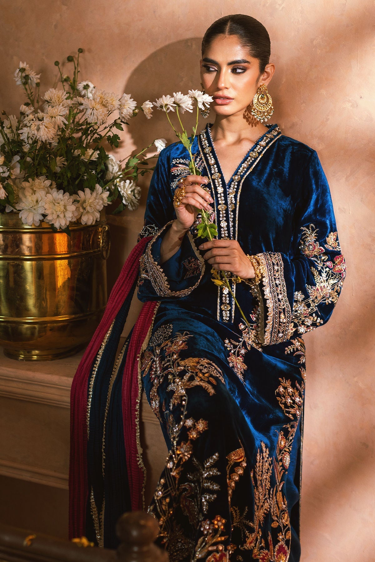 Annus Abrar | Mirha Winter Velour | Rushma (Shirt, Pants and Dupatta) - House Of Hania