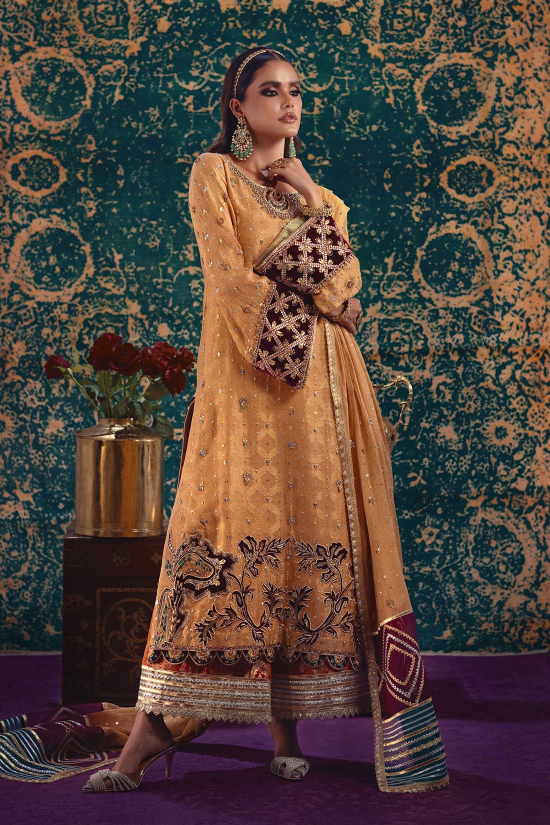 Annus Abrar | Mirha Winter Velour | Senara - House Of Hania