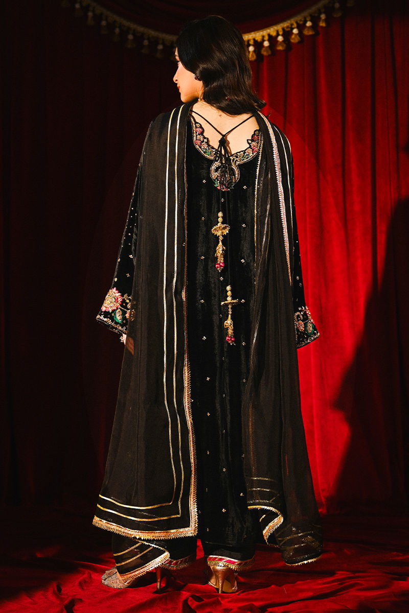Ansab Jahangir | So Hot Luxury Velvets | Derya - House Of Hania