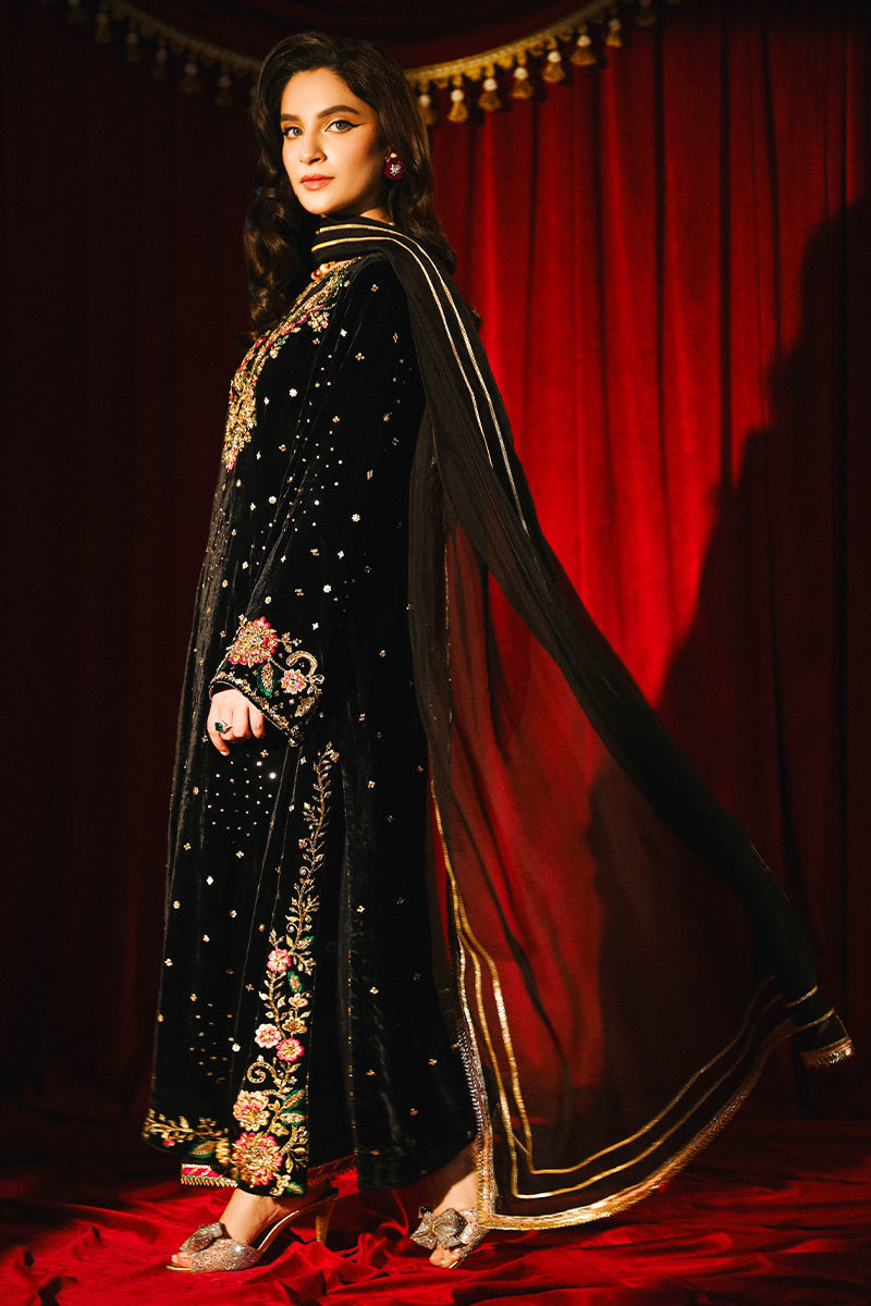 Ansab Jahangir | So Hot Luxury Velvets | Derya - House Of Hania