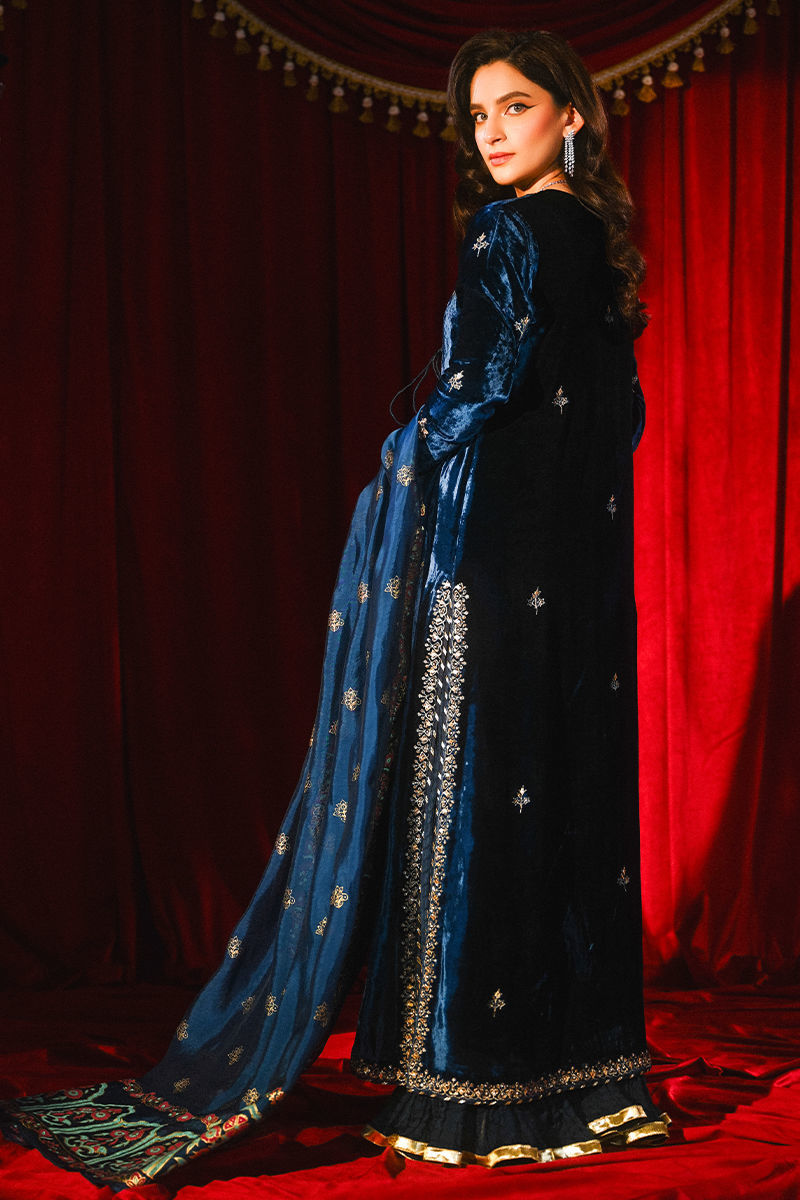 Ansab Jahangir | So Hot Luxury Velvets | Farah - House Of Hania