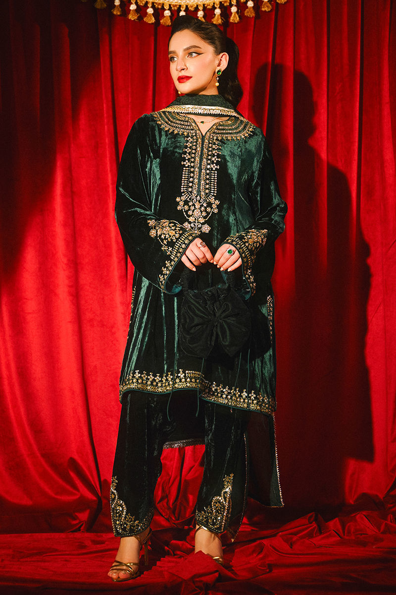 Ansab Jahangir | So Hot Luxury Velvets | Taliah - House Of Hania