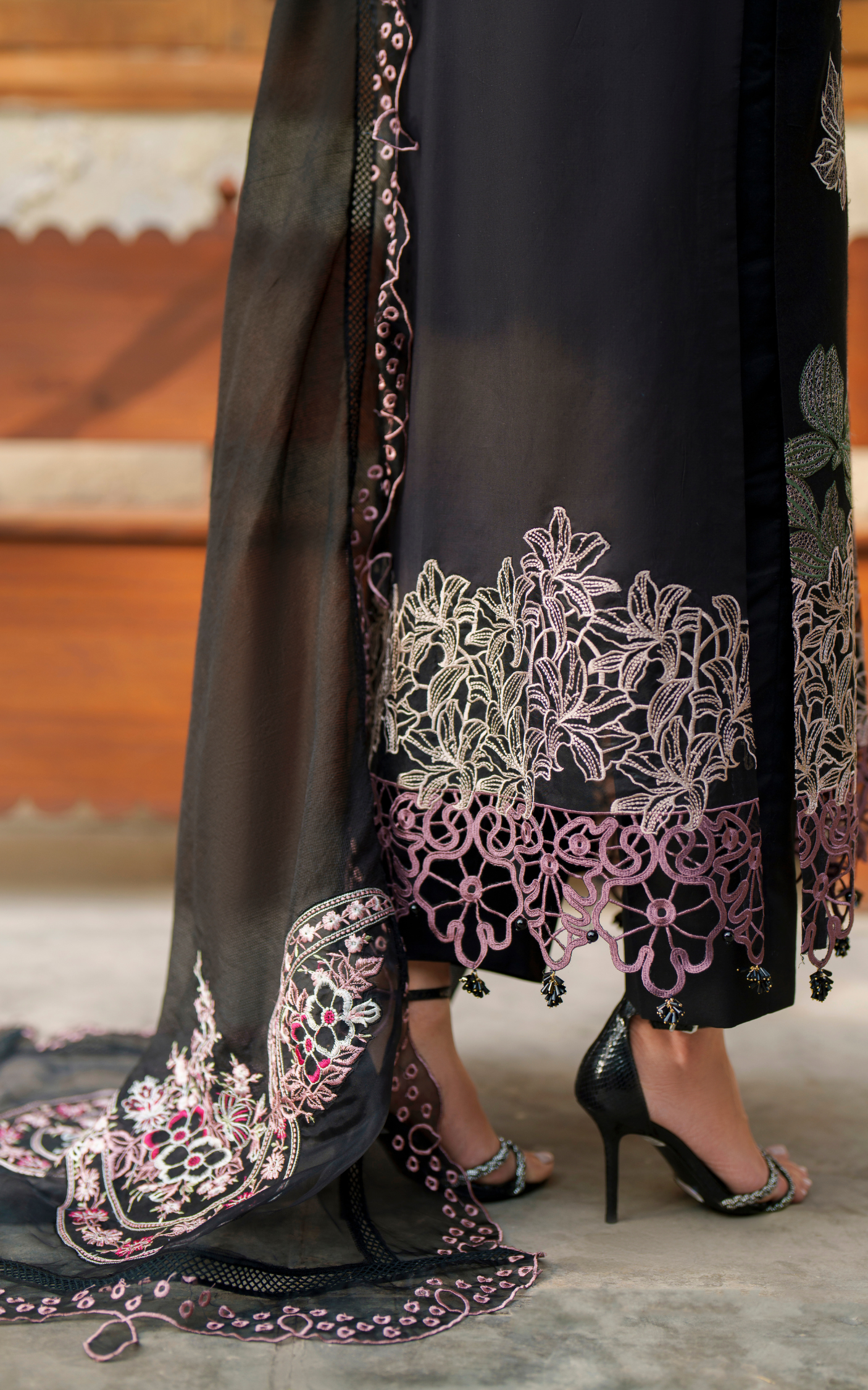 Asifa and Nabeel | Versa Luxury Lawn 26 | Noir Lily VUL26-01 - House Of Hania