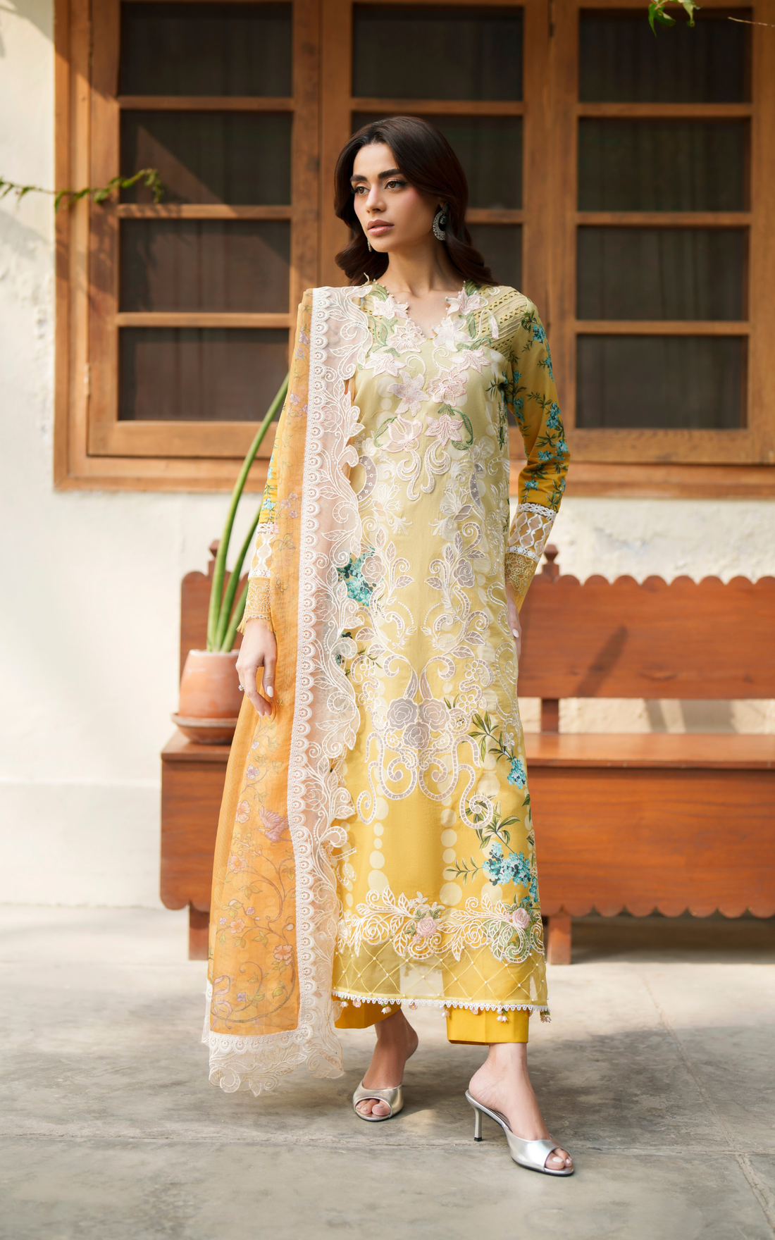 Asifa and Nabeel | Versa Luxury Lawn 26 | Sovereign Lace VUL26-02 - House Of Hania