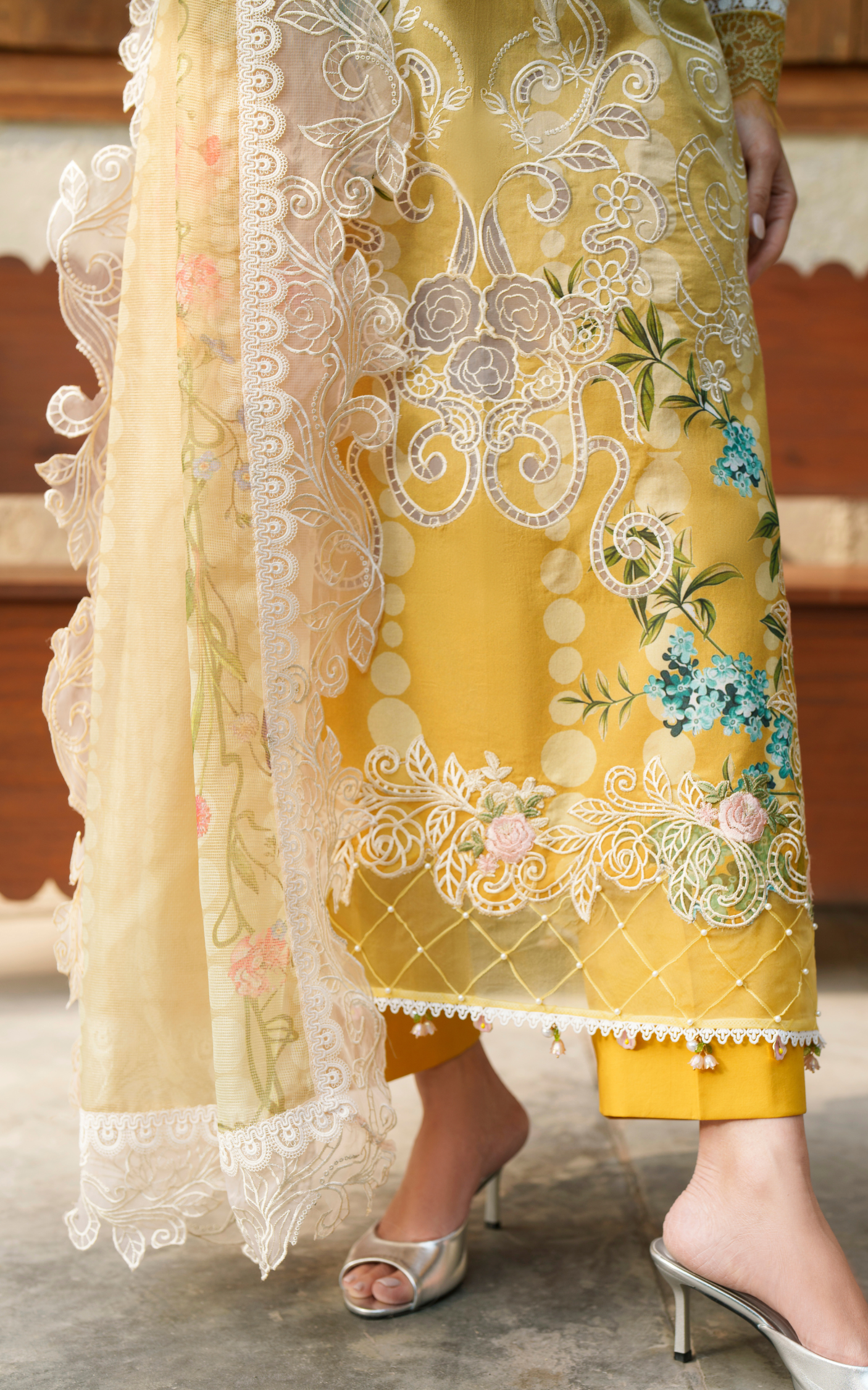 Asifa and Nabeel | Versa Luxury Lawn 26 | Sovereign Lace VUL26-02 - House Of Hania