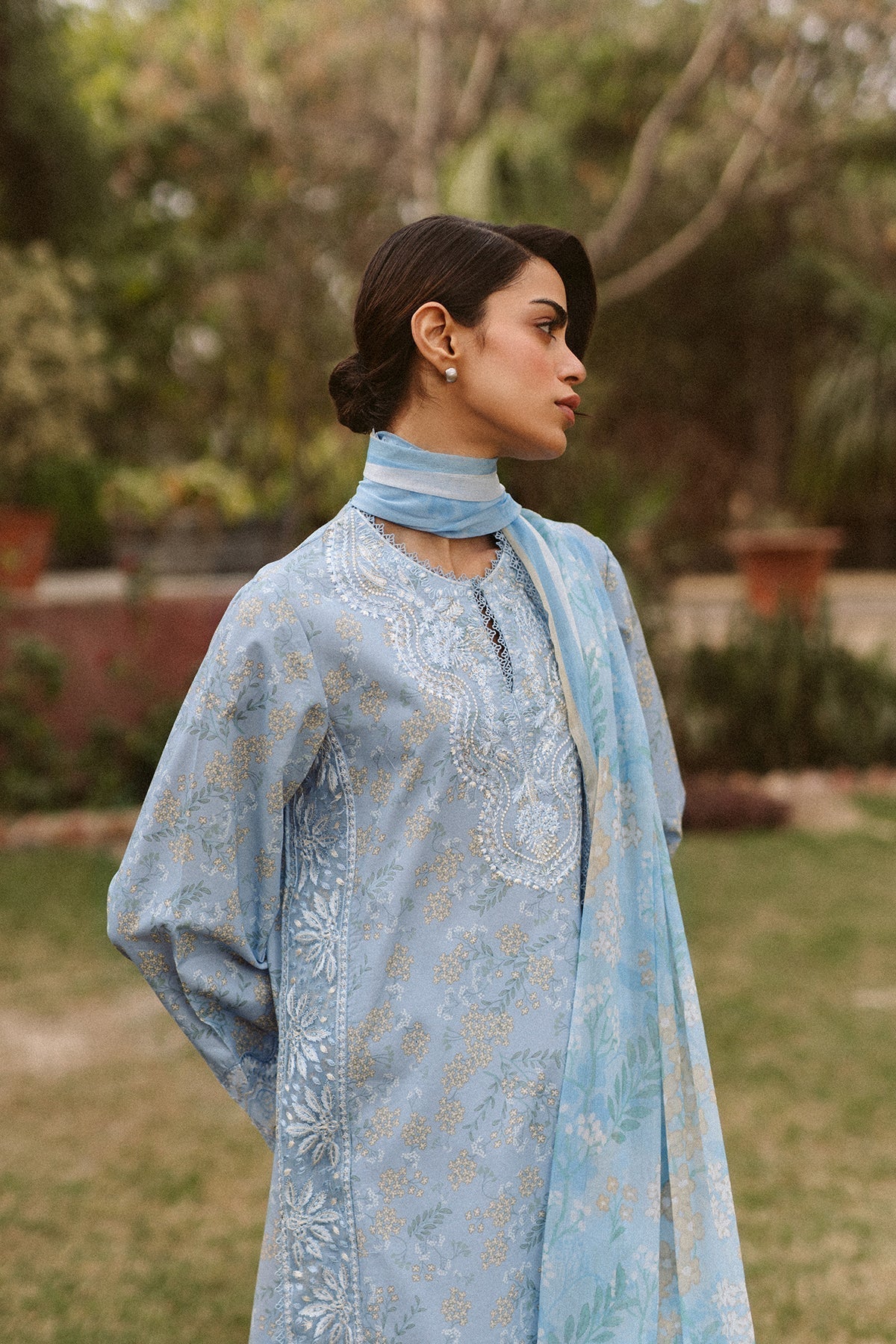 Ayzel | The Bare Minimum | Vezia - House Of Hania