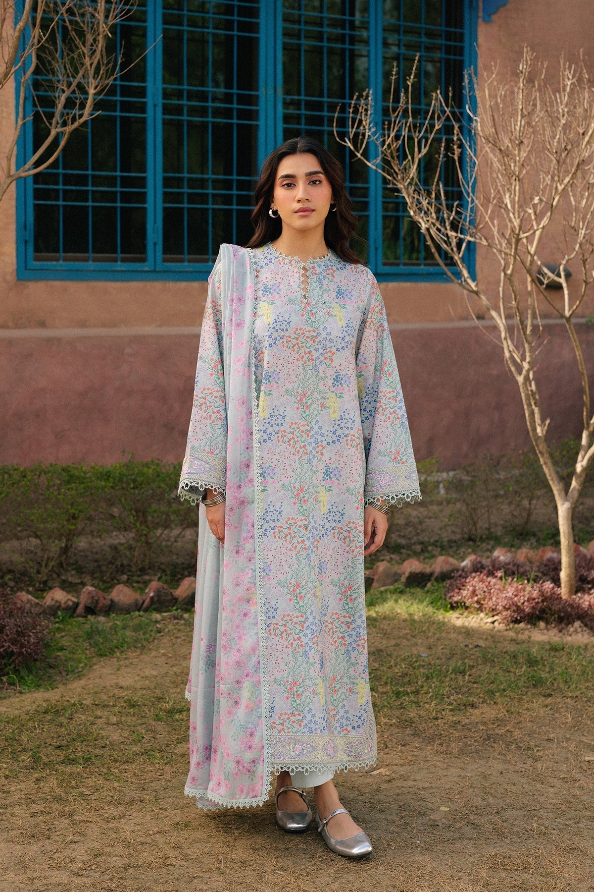 Ayzel | The Bare Minimum | Vivezza - House Of Hania