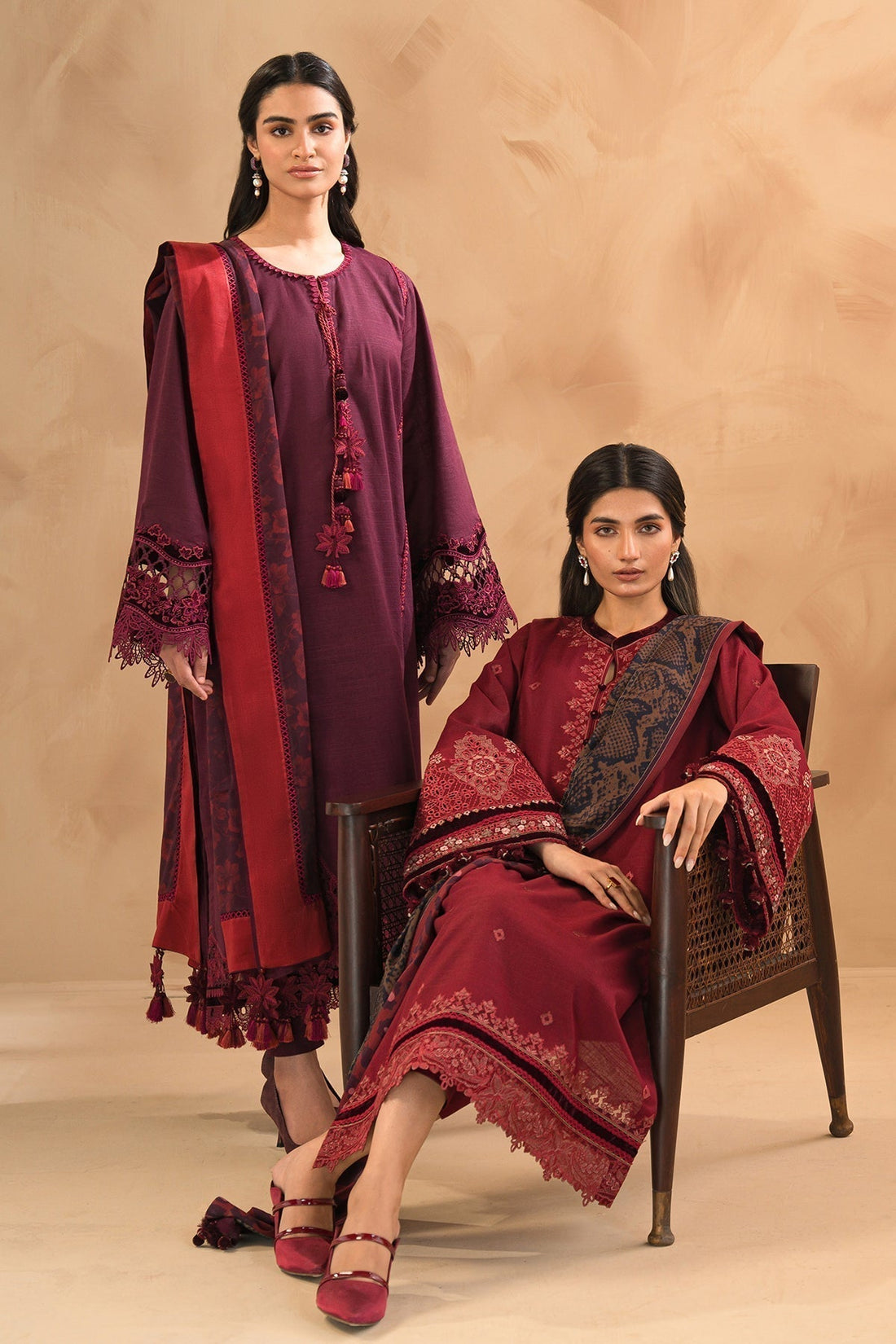 BAROQUE-EMBROIDERED SLUB KHADDAR UF-477 - House Of Hania