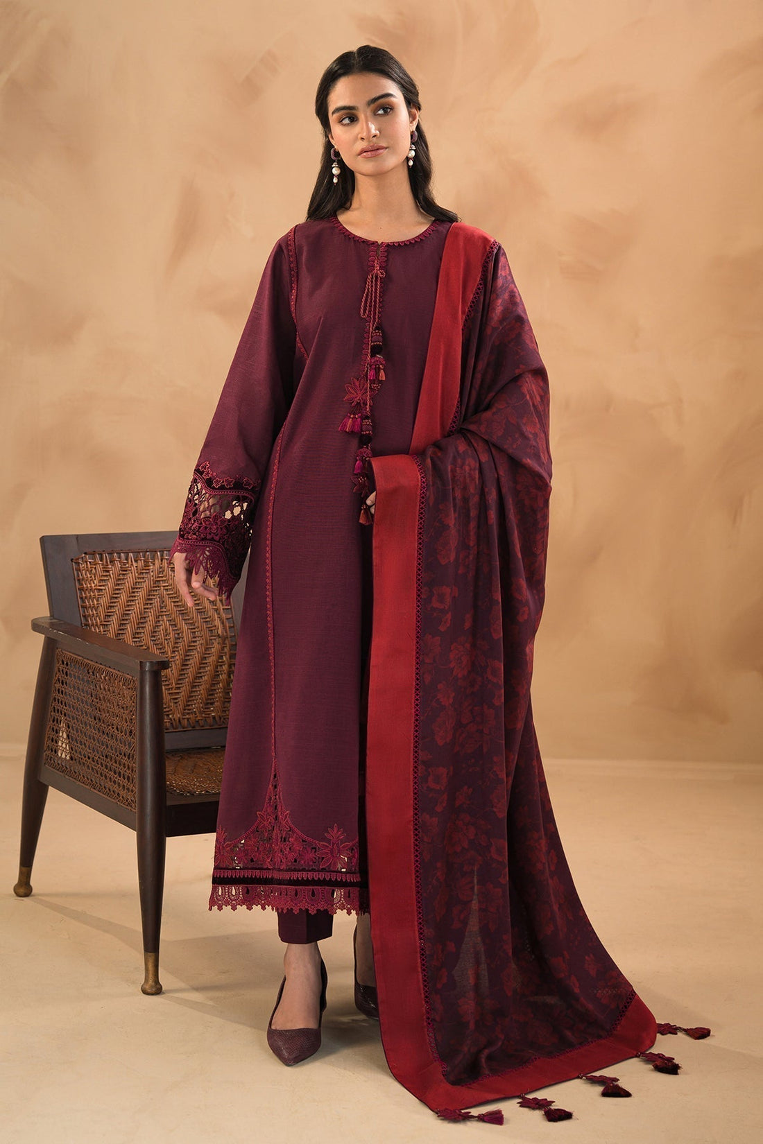BAROQUE-EMBROIDERED SLUB KHADDAR UF-477 - House Of Hania