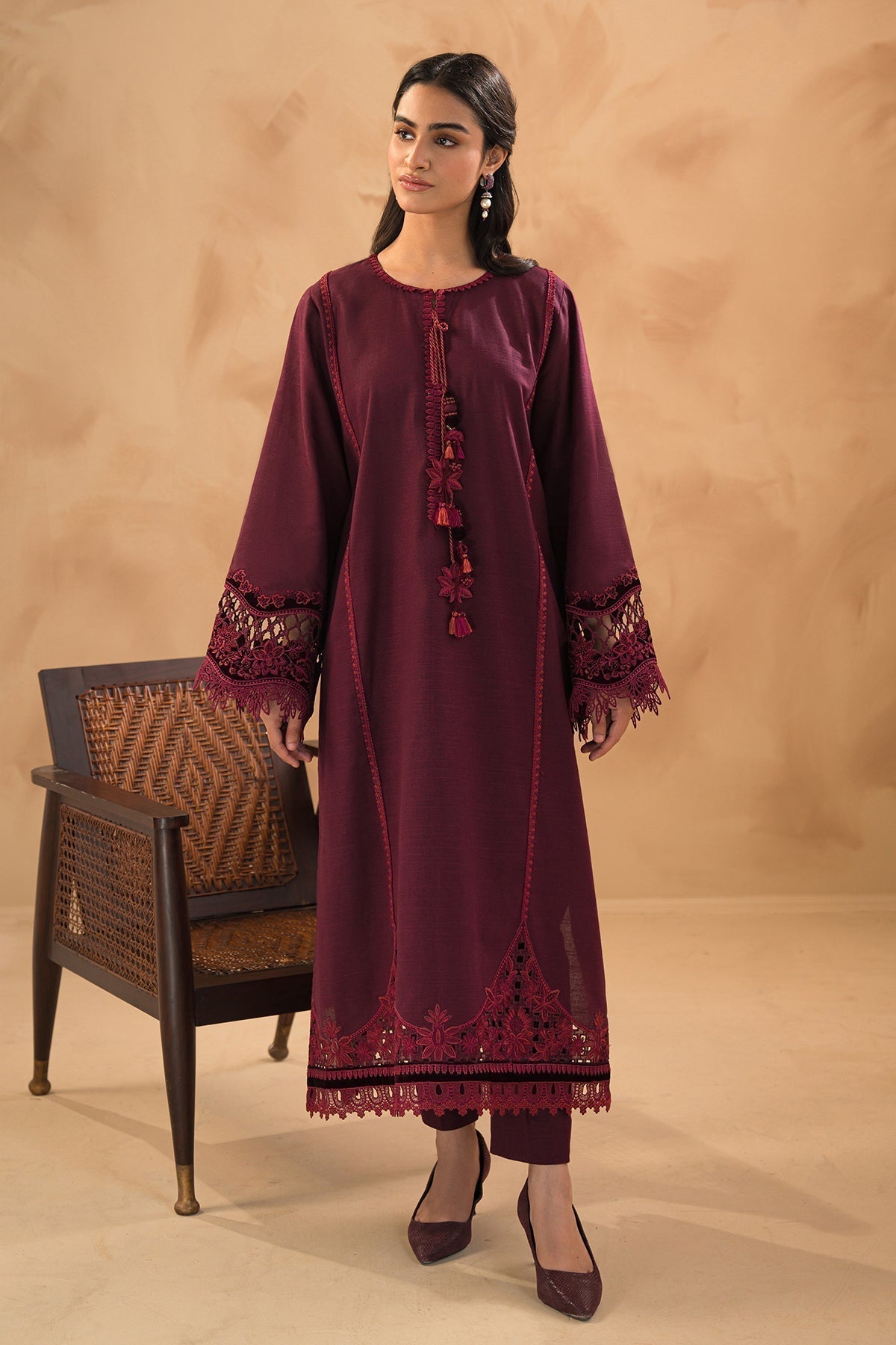 BAROQUE-EMBROIDERED SLUB KHADDAR UF-477 - House Of Hania