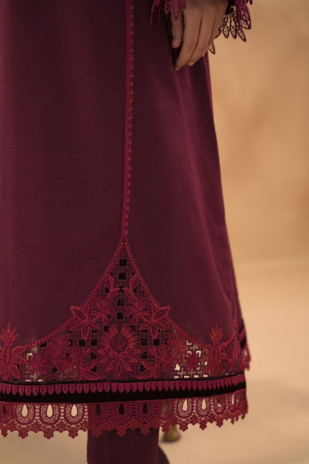 BAROQUE-EMBROIDERED SLUB KHADDAR UF-477 - House Of Hania